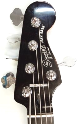 Squier Jazz Bass - 5 string - Black- headstock